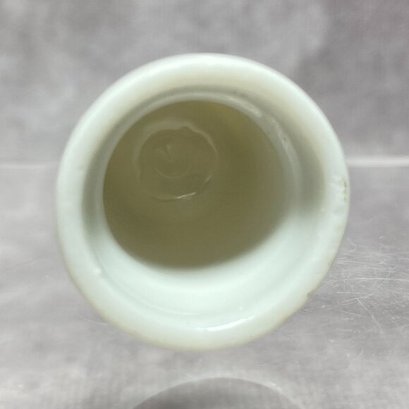 Atlanta Souvenir Thimble White Porcelain Gold Trim Peach Design, A Peachy Place - Picture 8 of 9